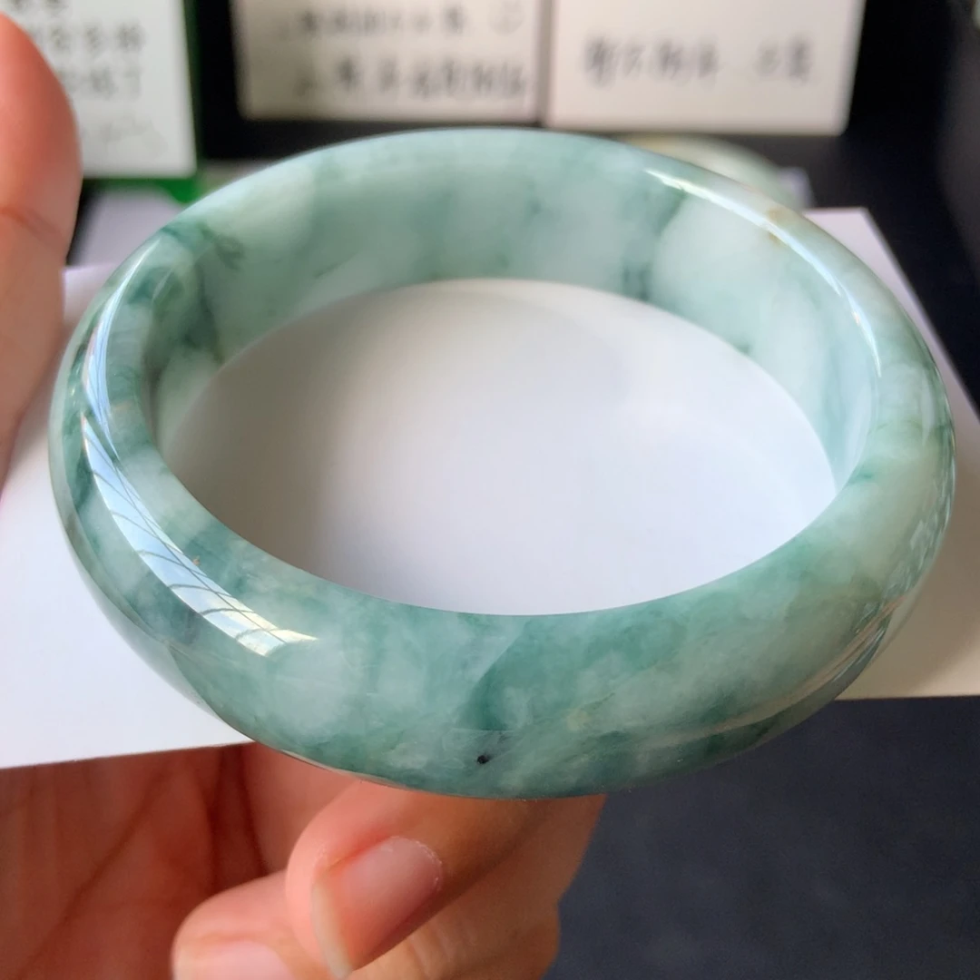 翡翠手镯未镶嵌A4号61.1-16.1-8.3帝王裂