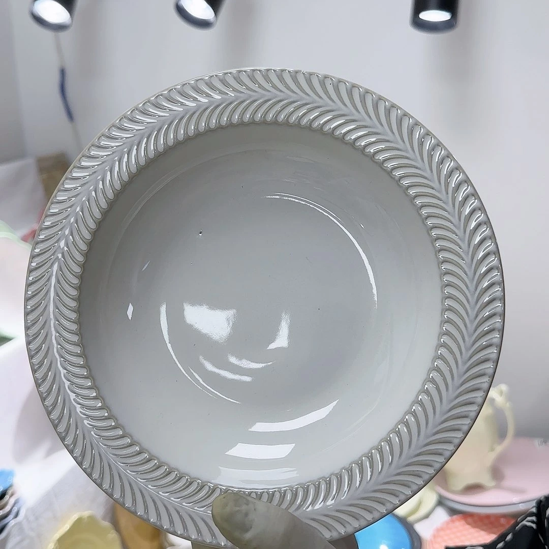 瓷片两个。