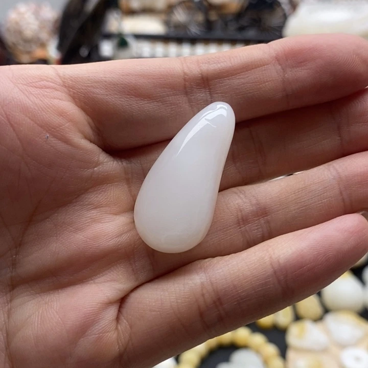 贝壳非金属微瑕随行玉化挂坠