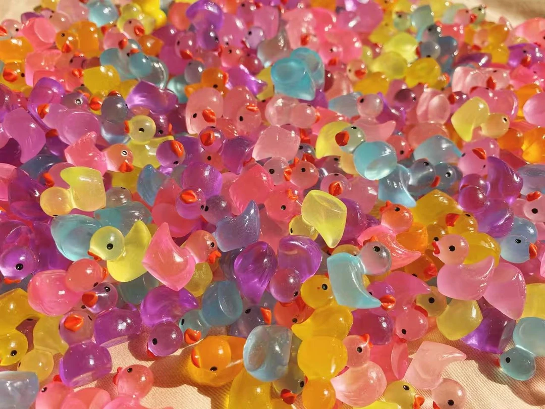 彩色夜光小鸭子 diy手工  饰品配件 创意摆件  车载摆件