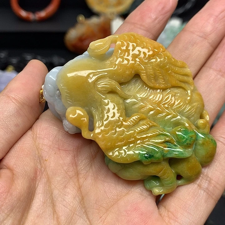 一***苗翡翠未镶嵌颈饰翡翠