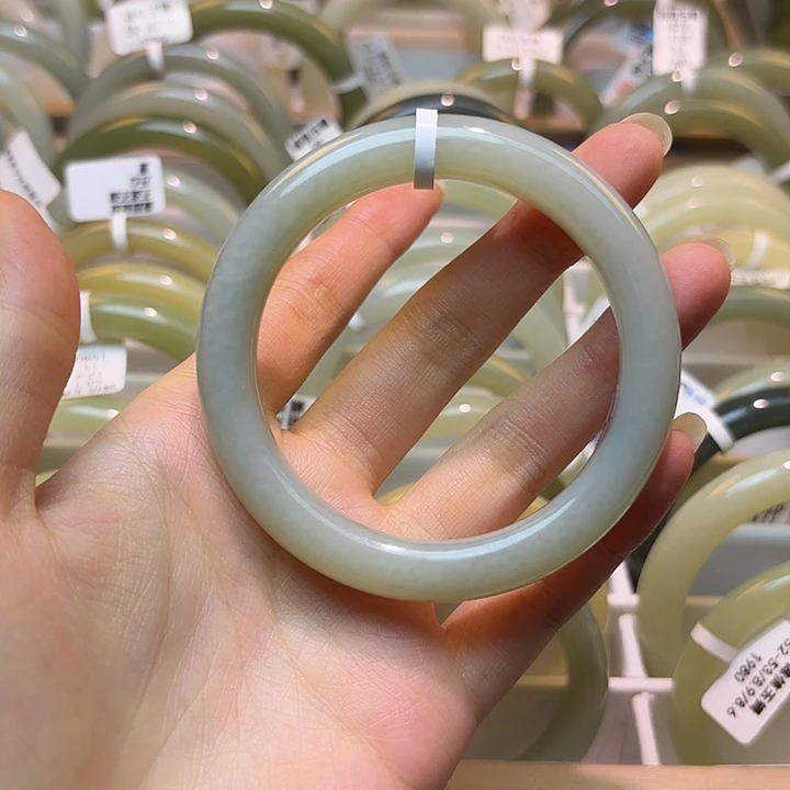 未镶嵌手镯和田玉（糖玉）