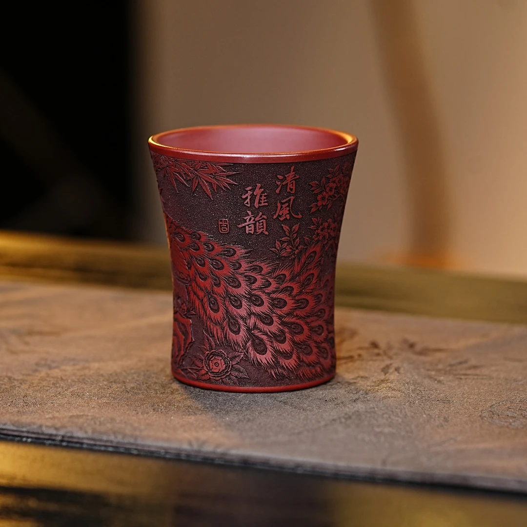 宜兴原矿茶具  紫玉金砂手工刻绘清风雅韵孔雀精致紫砂主人杯