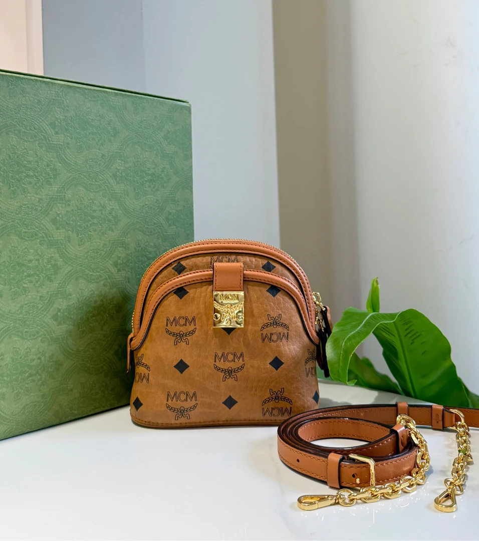 99新 MCM MCM 干邑色 mini贝壳包 99新z/0851