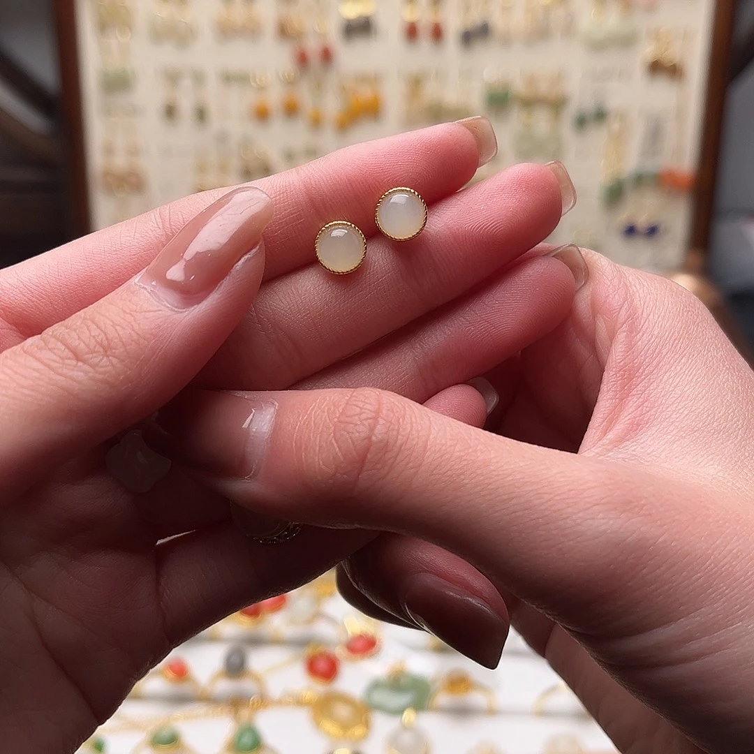 和田玉未镶嵌耳饰