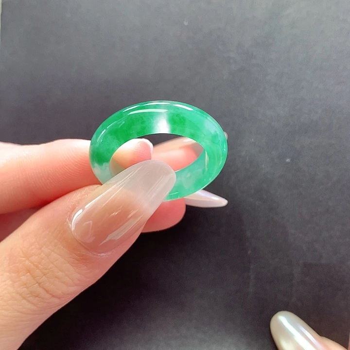 未镶嵌石英质玉戒圈茶*