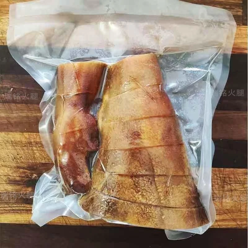 柏树枝烟熏工艺制作云南腊猪脚传统风味