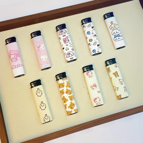 可爱卡通防风打火机多款动漫形象创意男女友礼物粉色火焰