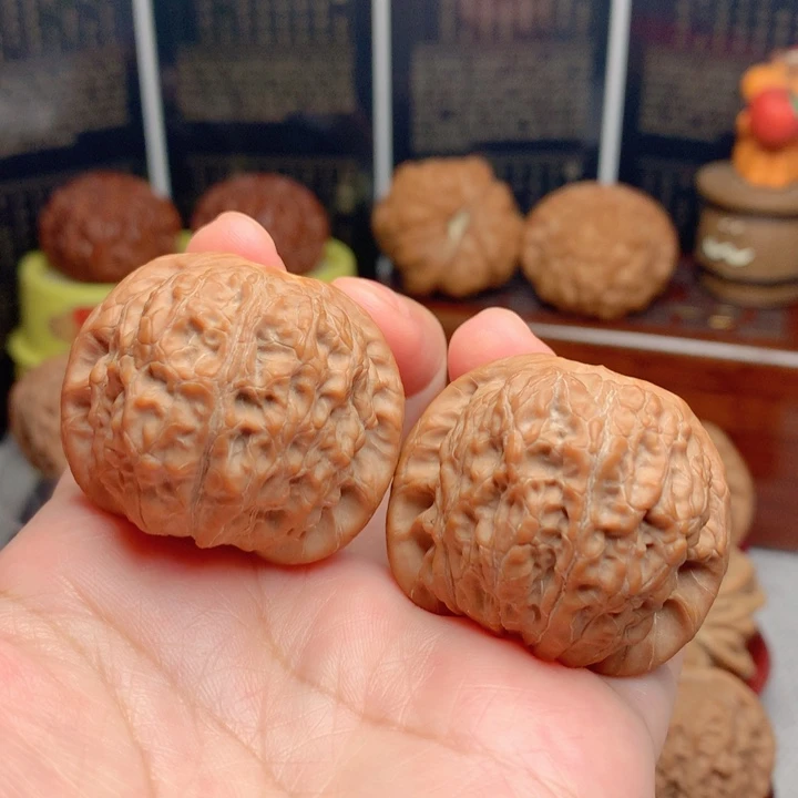 文玩核桃吊坠39血麒麟