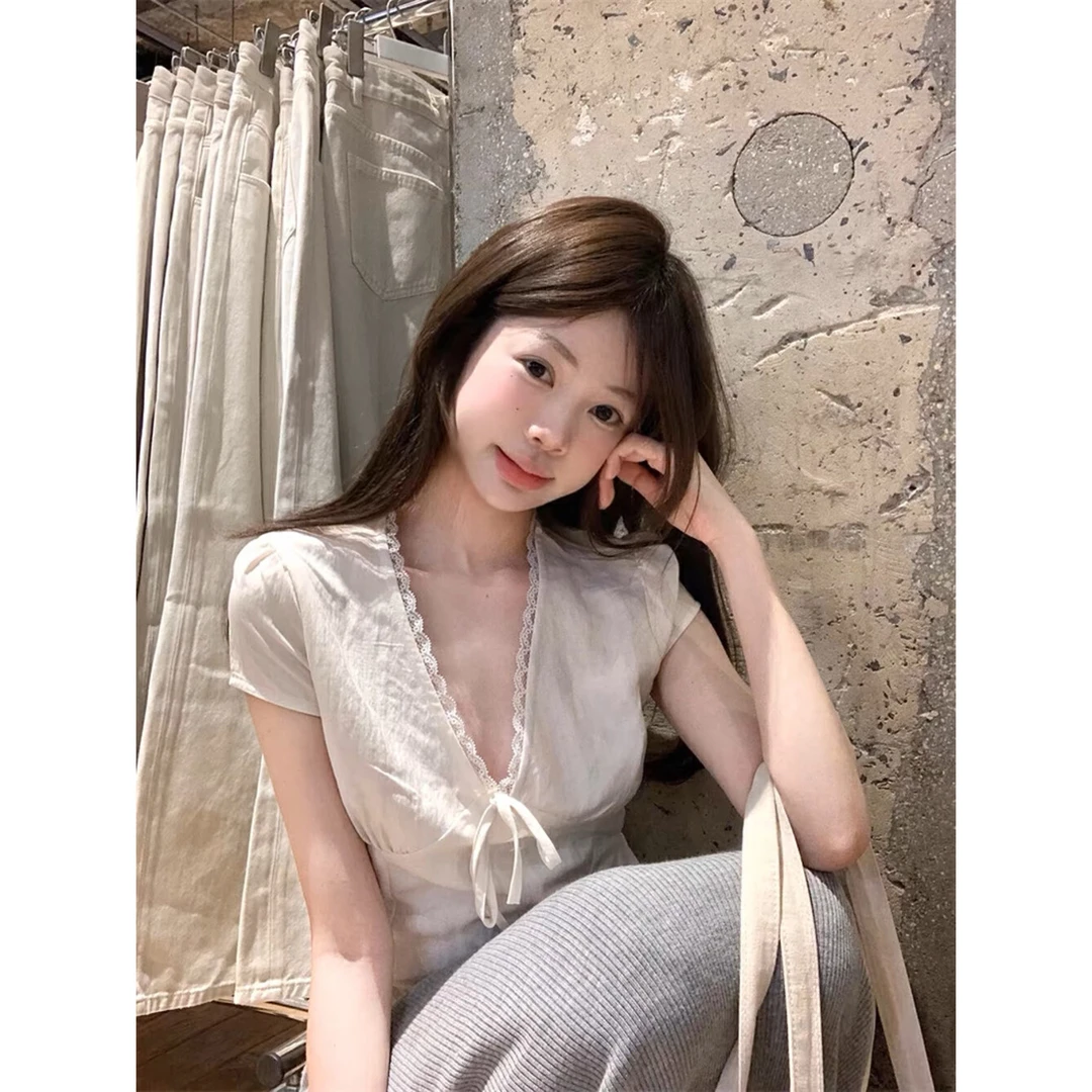 气质蕾丝花边V领设计感蝴蝶结系带衬衣夏季女上衣