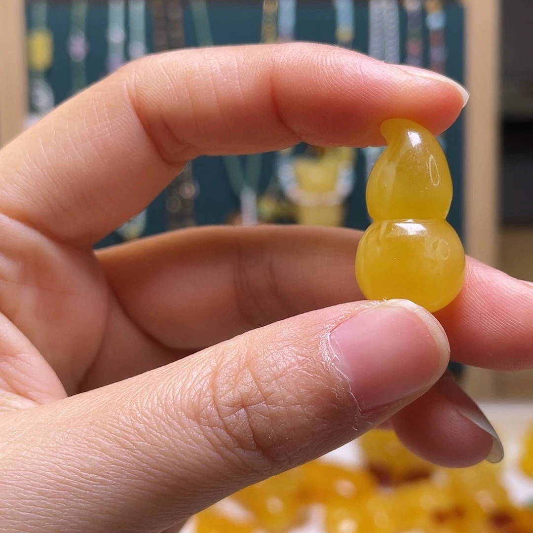 琥珀未镶嵌裸石吊坠