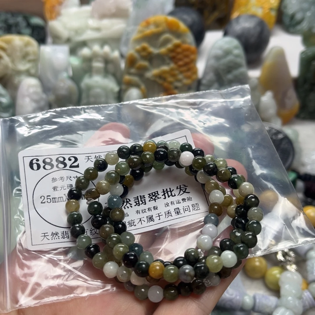 翡翠未镶嵌颈饰6882