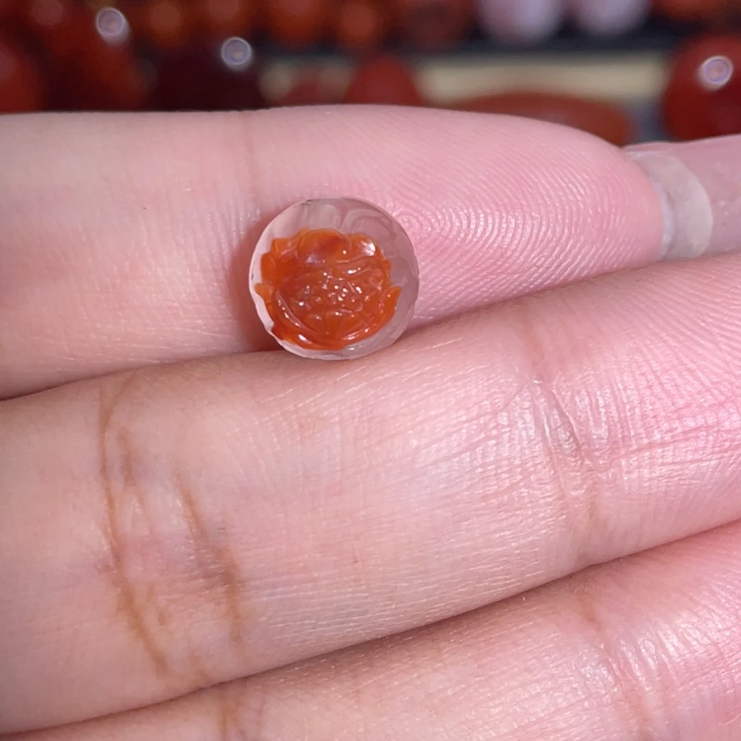 南红玛瑙未镶嵌川料俏色巧雕圆珠卡9.5