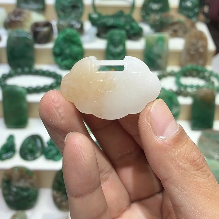 独山玉未镶嵌颈饰