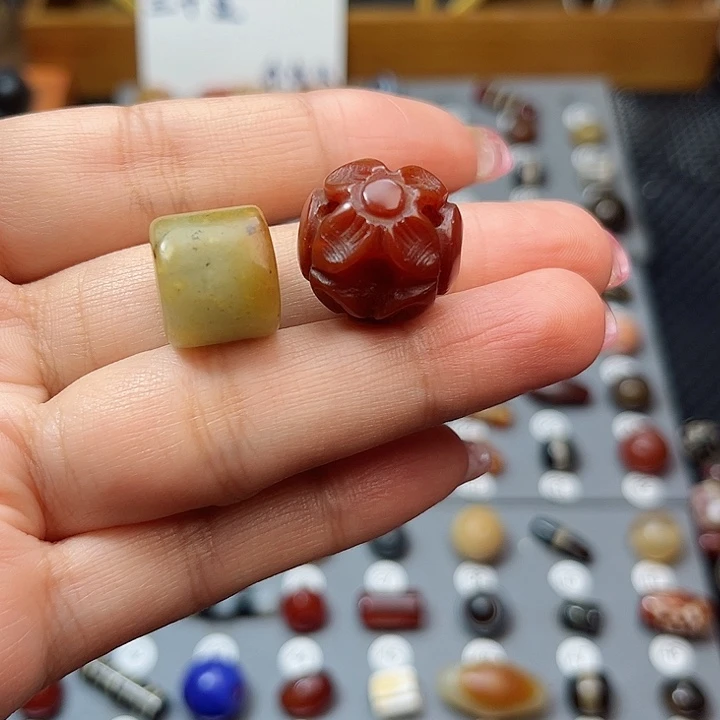 玛瑙/玉髓未镶嵌珠宝半成品?*忆