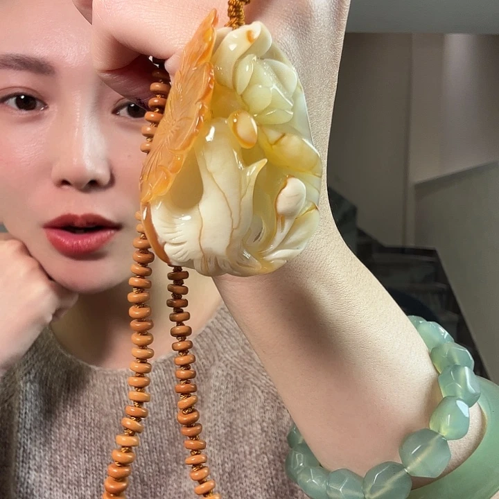 坏***～蛇纹石玉未镶嵌颈饰