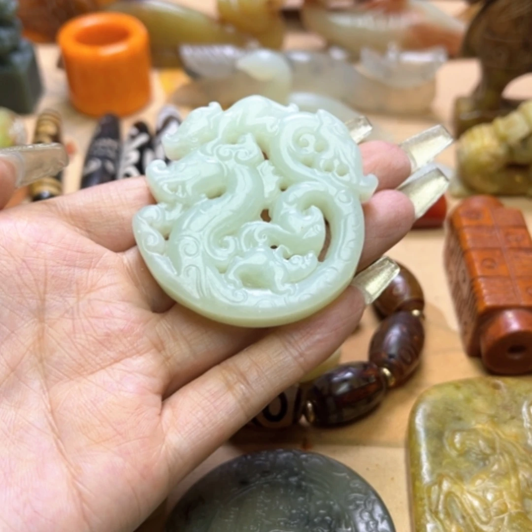 【闪购商品】蛇纹石玉颈饰未镶嵌