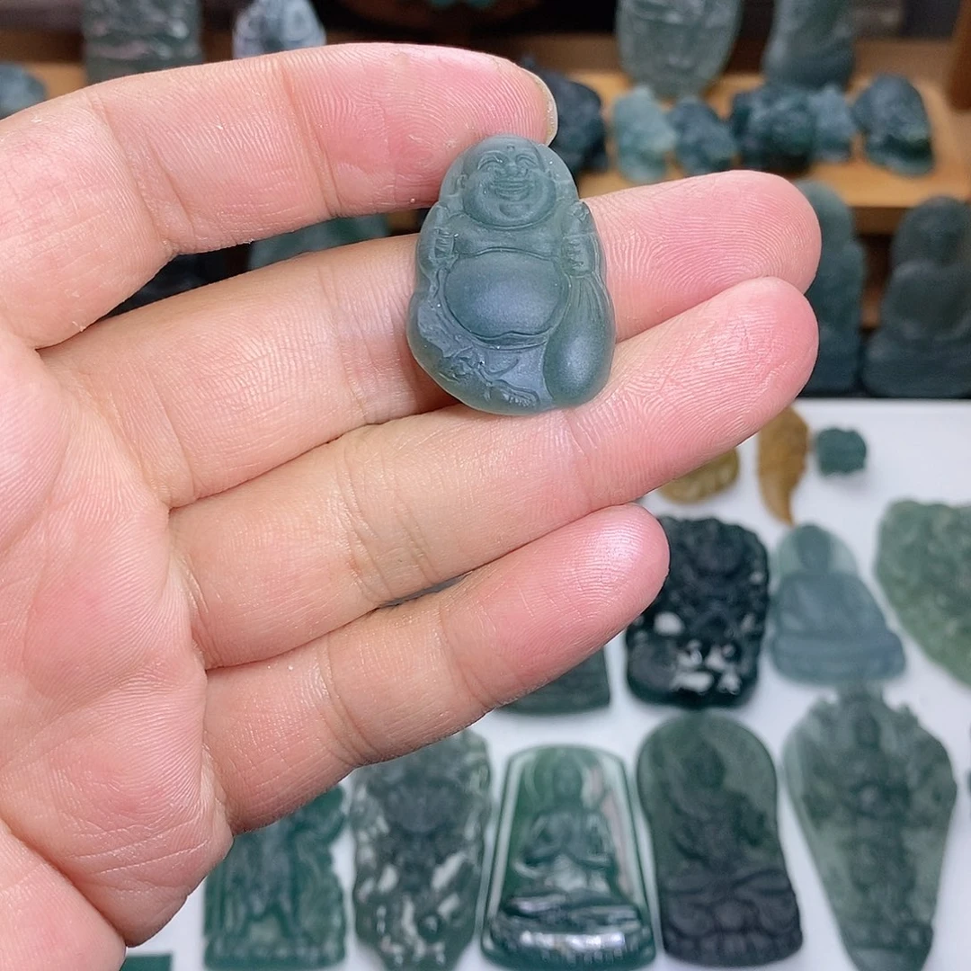 定制翡翠未镶嵌佛