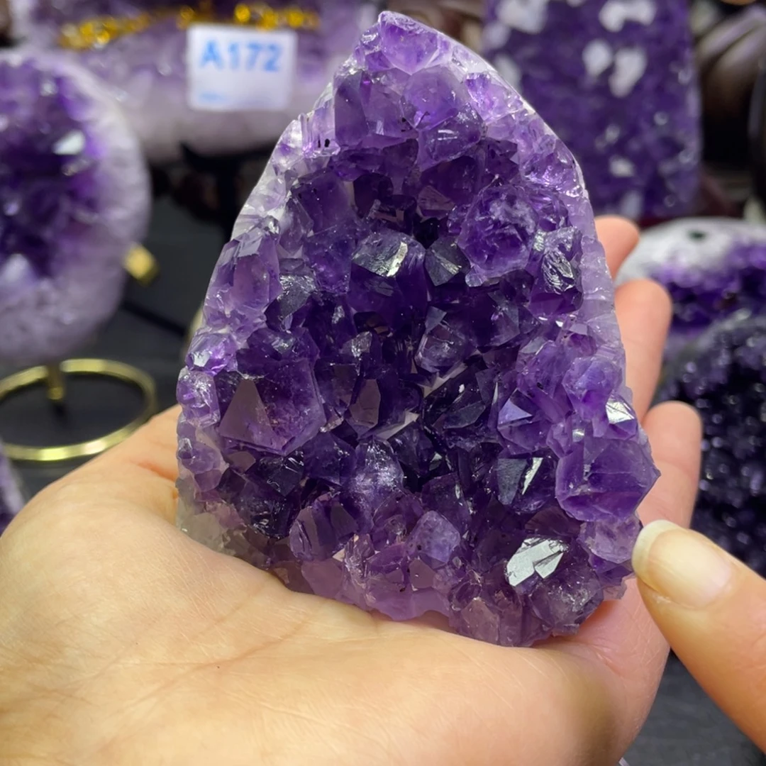 紫晶未镶嵌大型摆件（非配饰）