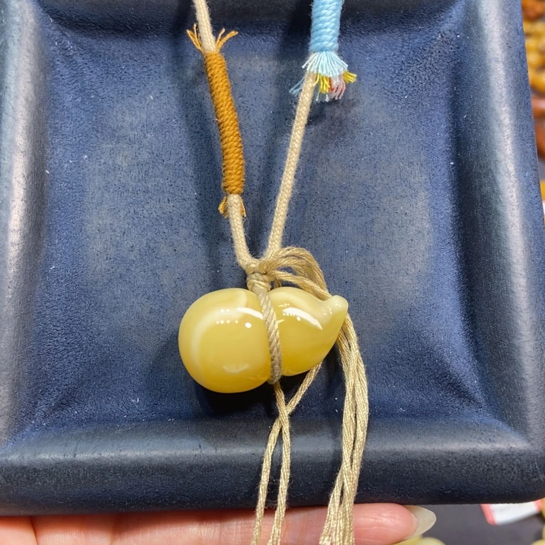 琥珀颈饰未镶嵌蜜蜡