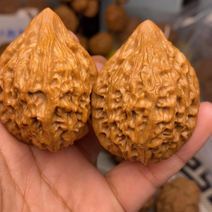 把件桃核张*良玉净瓶