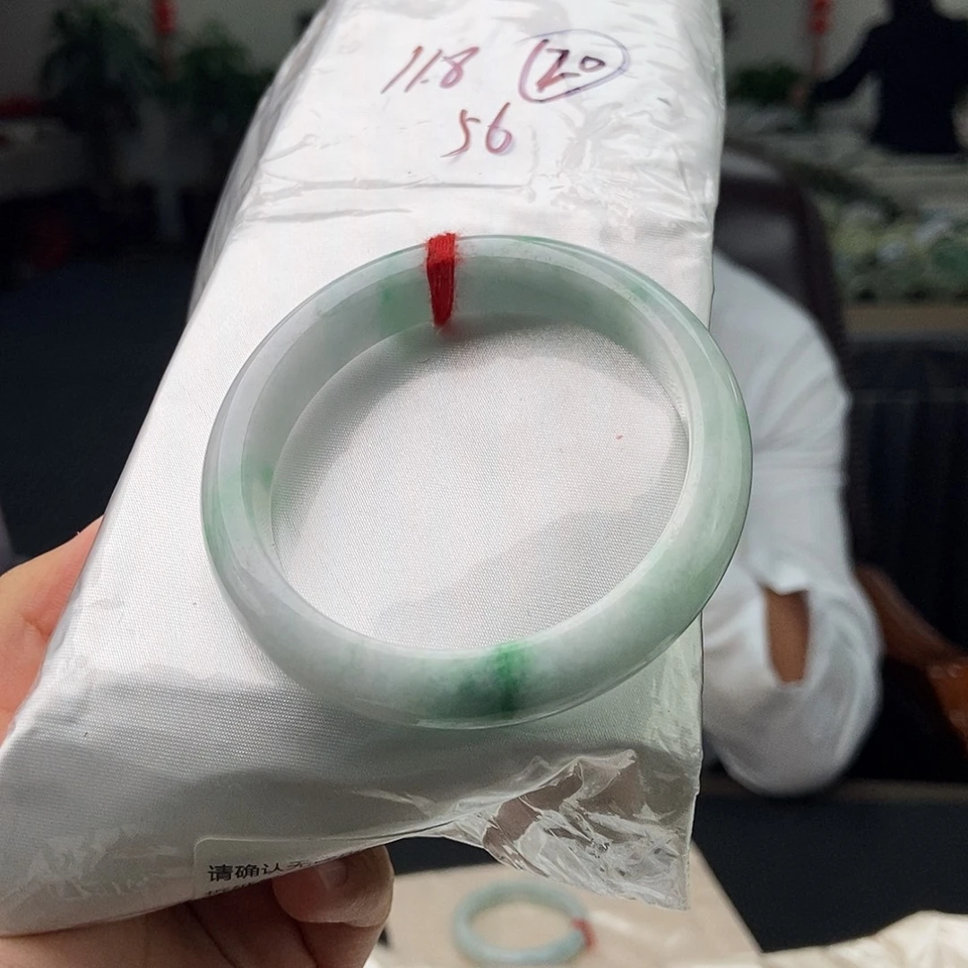 翡翠未镶嵌手镯颜色多样性发拍一发一