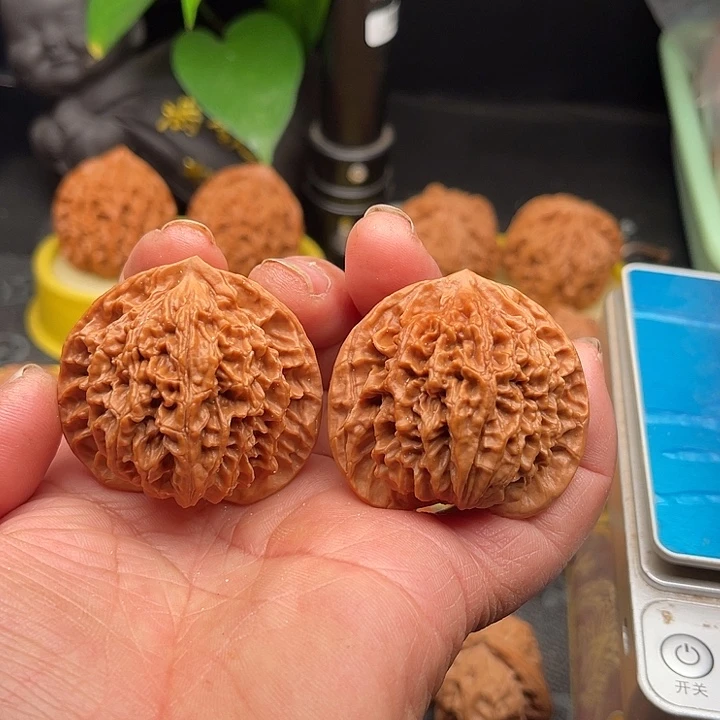 把件桃核盘l龙纹边45