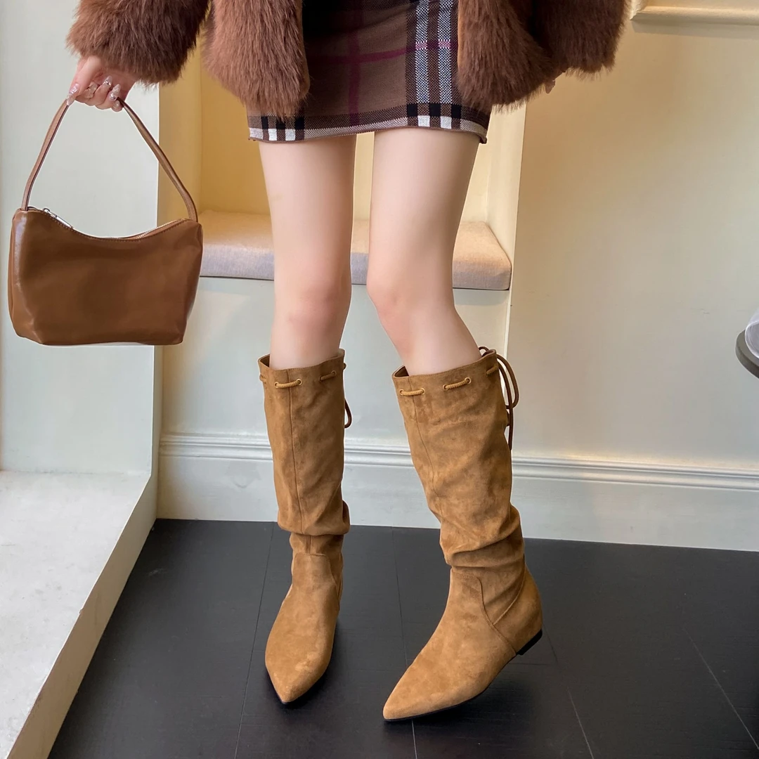 绒面尖头带子时尚中筒靴褶皱百搭2025初秋粗跟堆堆靴时装靴女