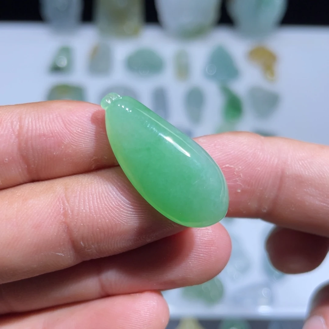 颈饰未镶嵌翡翠福瓜