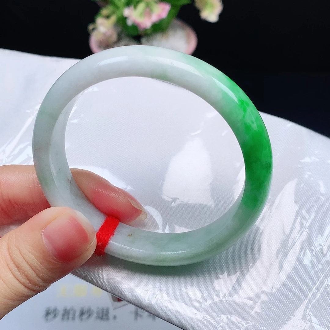 翡翠未镶嵌手镯650贵妃