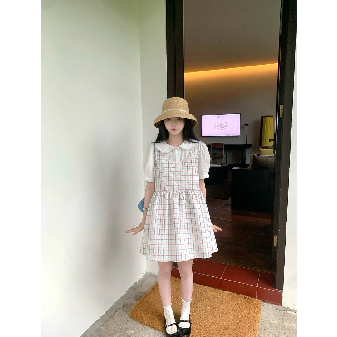 张爆爆 浅色格纹花边背心裙甜美减龄