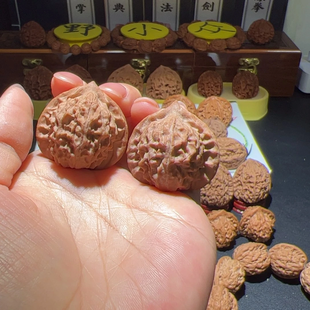 文玩核桃把件?****狐段誉