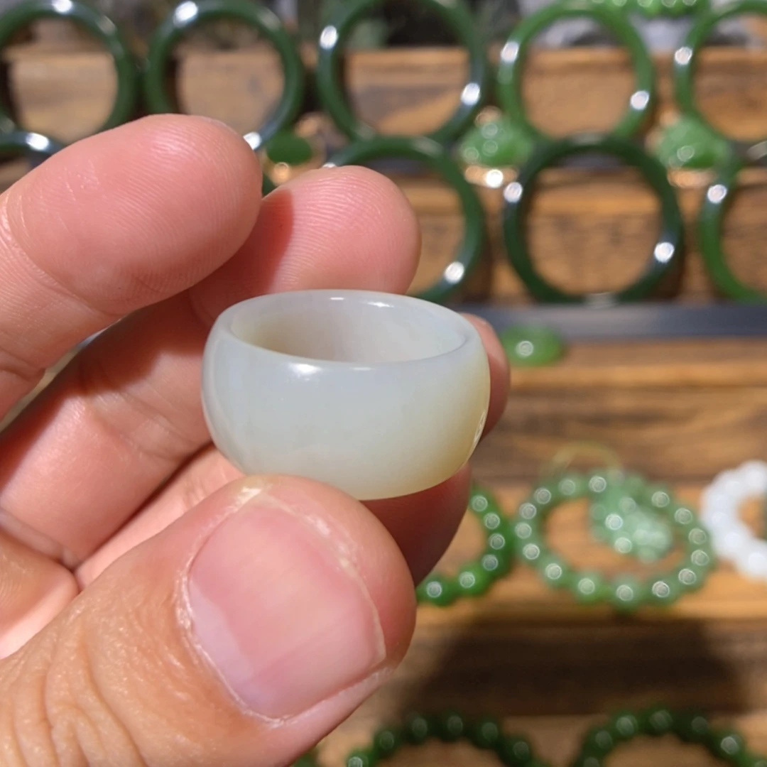 【闪购商品】吊坠(不含链)未镶嵌和田玉小*油且末青白玉戒圈17/11