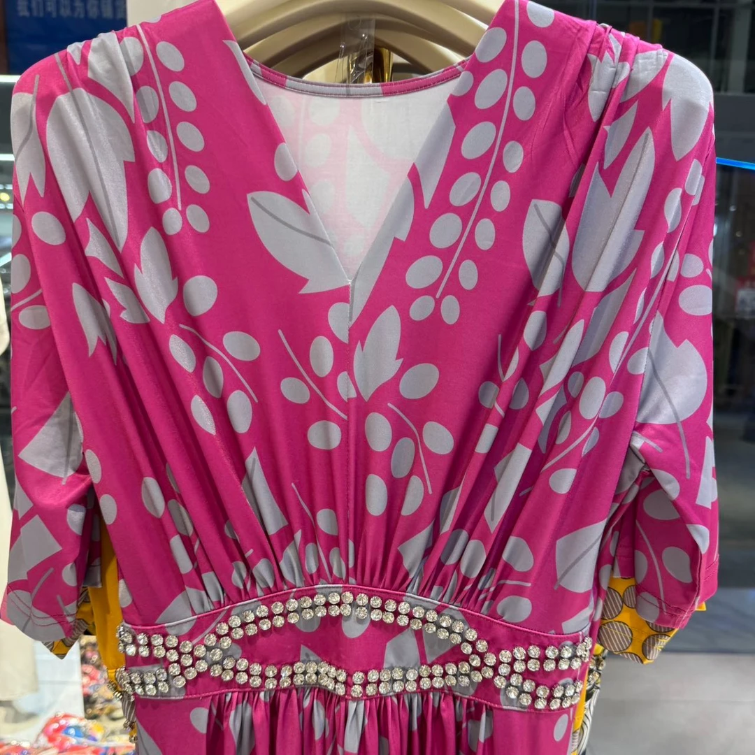 广州俏丽姑娘时尚连衣裙50圆