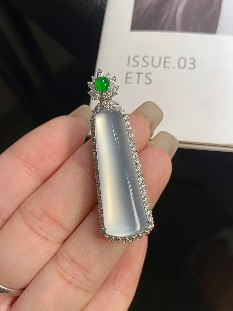 【拾玥珠宝】天然缅甸翡翠A货 高冰无事柱吊坠