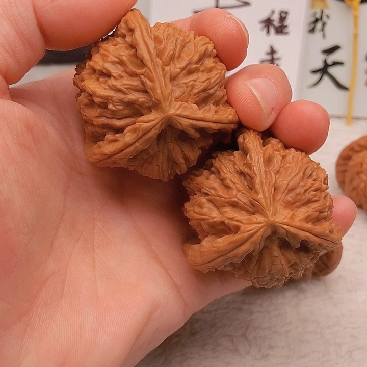 吊坠文玩核桃自**在三棱