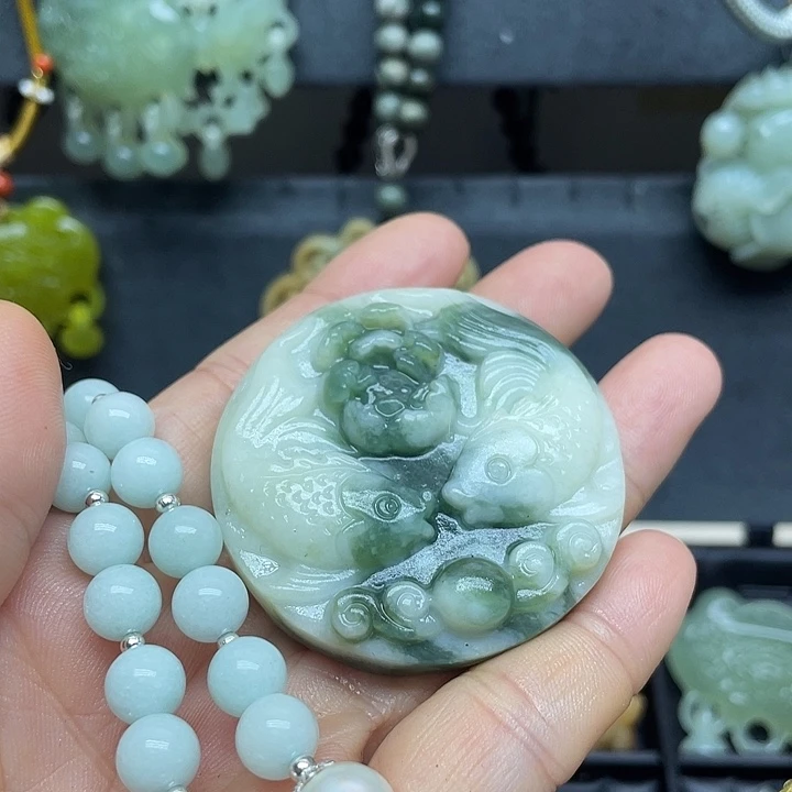 未镶嵌蛇纹石玉颈饰