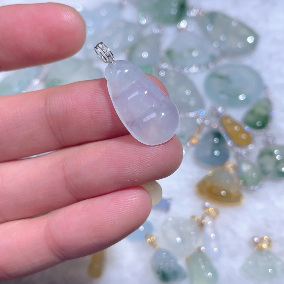 翡翠18K金镶嵌颈饰翡翠