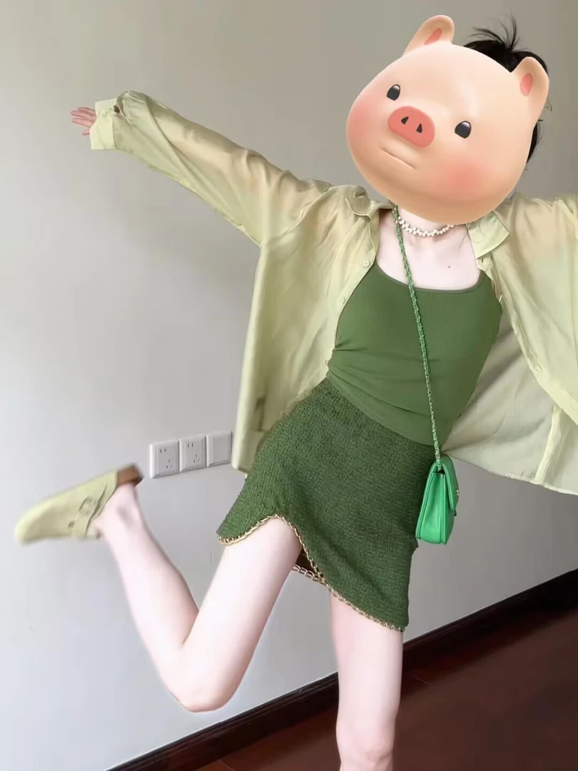 吸睛配色半身裙女夏款a字呢子不规则开叉绿色短裙防晒衫套装性感