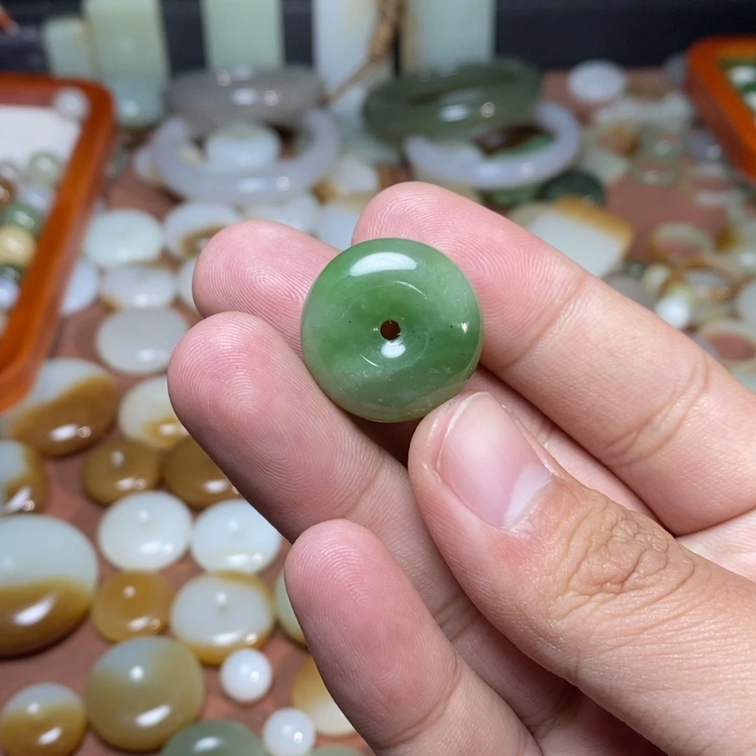 和田玉吊坠(不含链)未镶嵌一***檬