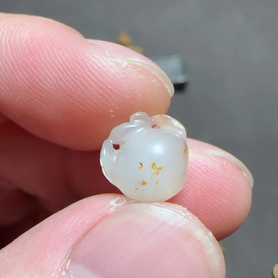 和田玉颈饰未镶嵌观*在