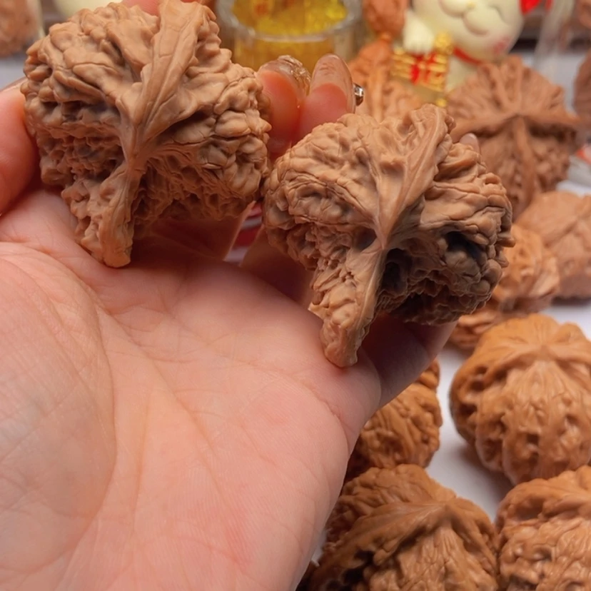 【闪购商品】把件文玩核桃M**翟异性