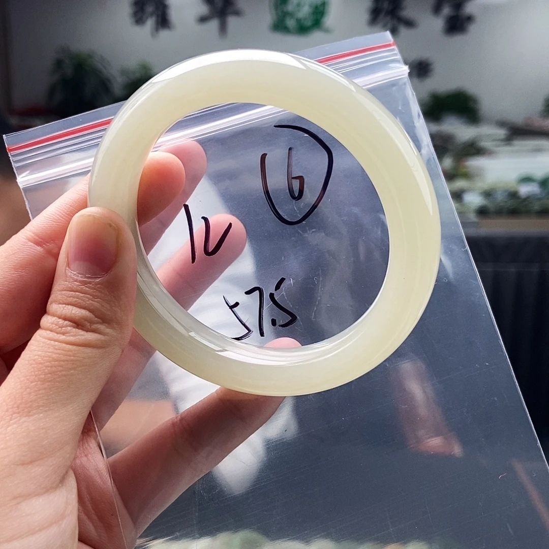 和田玉未镶嵌手镯颜色多样性发拍一发一