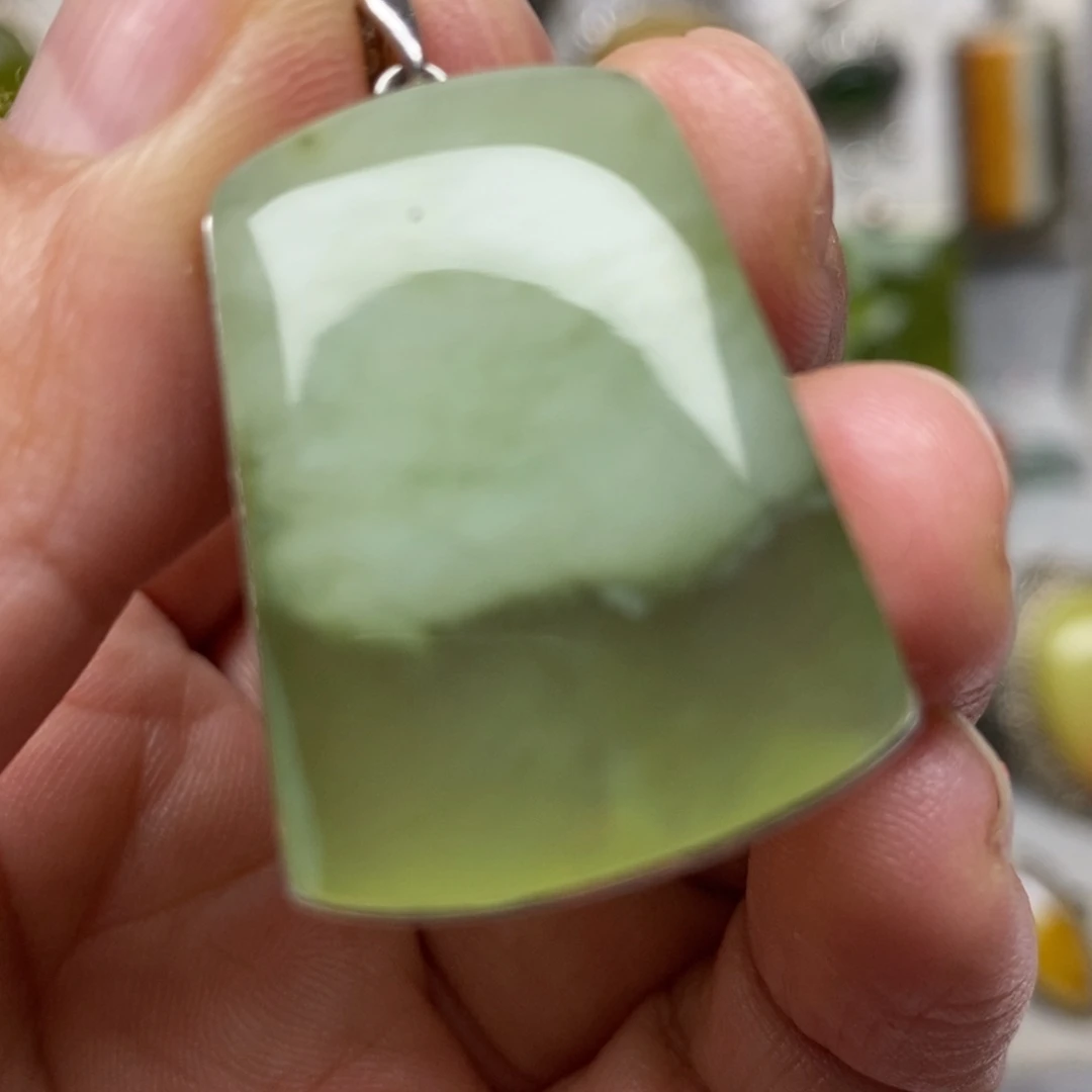 蛇纹石玉银S925镶嵌吊坠