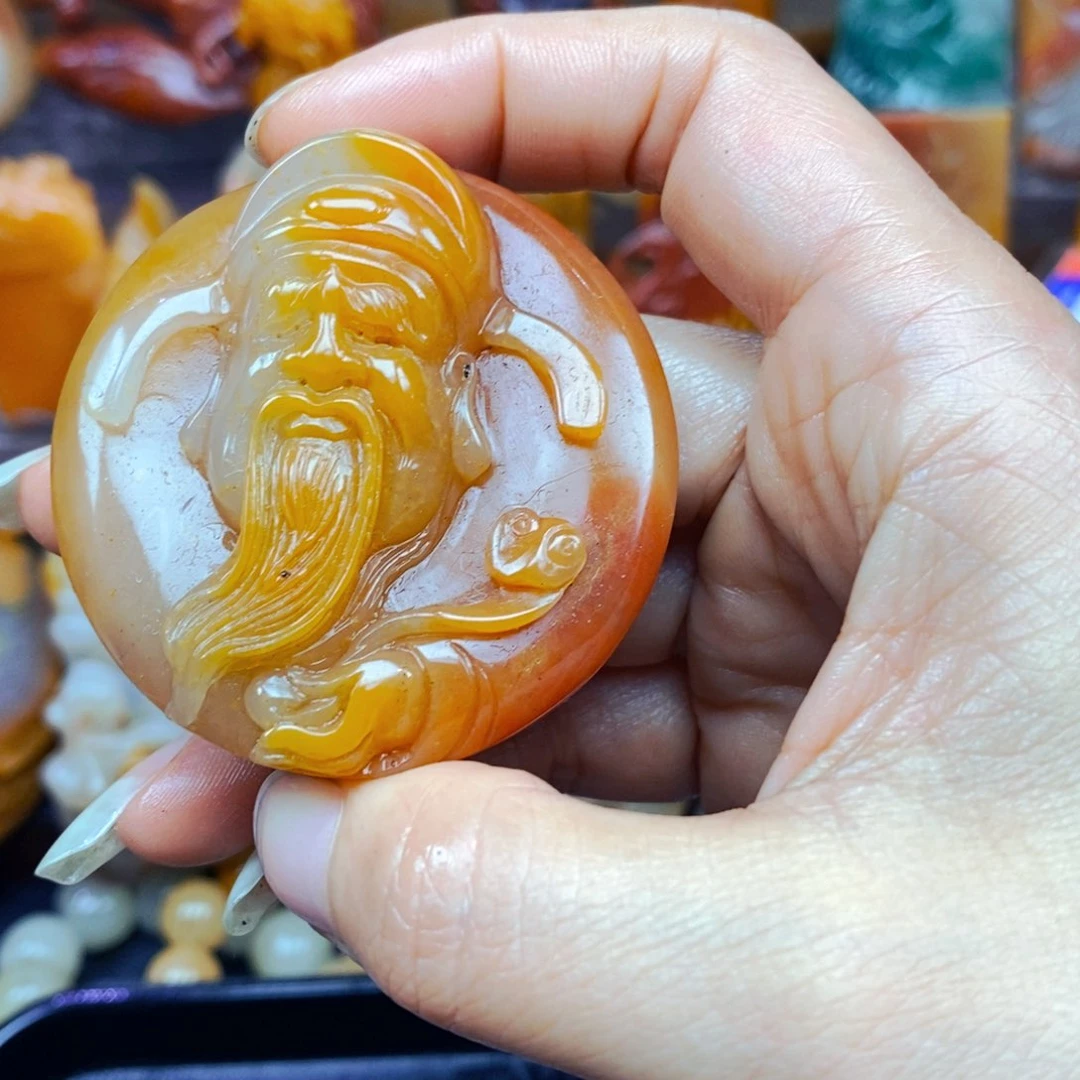 石英质玉（黄龙玉）未镶嵌颈饰