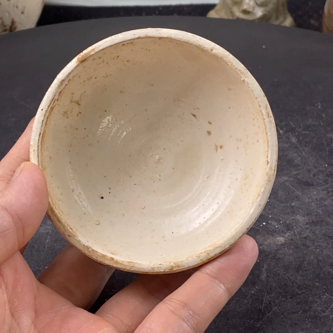 巩县窑的一个小杯子