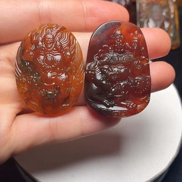 琥珀未镶嵌颈饰2号