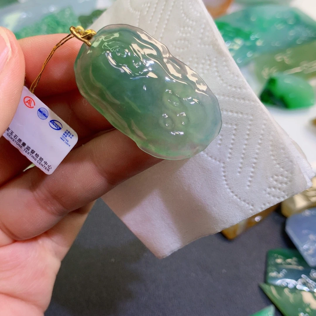 【闪购商品】翡翠吊坠(不含链)未镶嵌