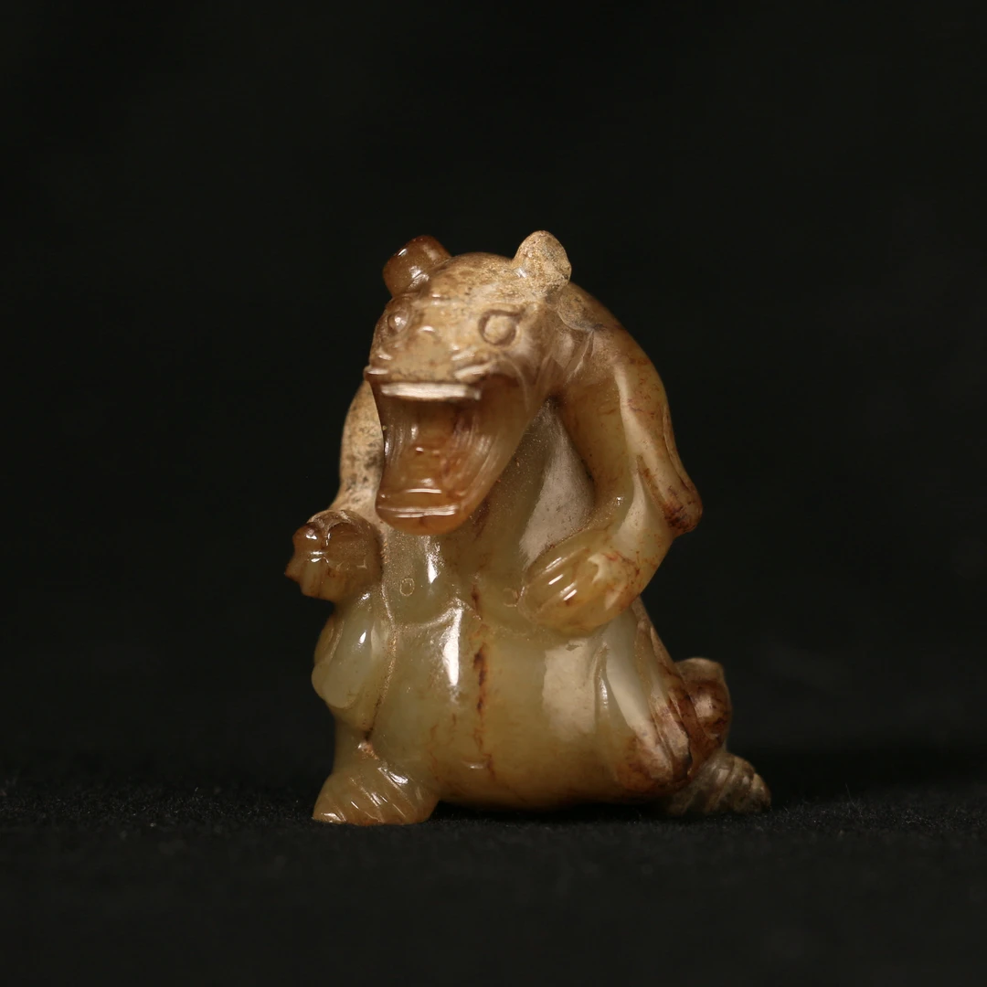 8R15   明 和田玉玉熊摆件