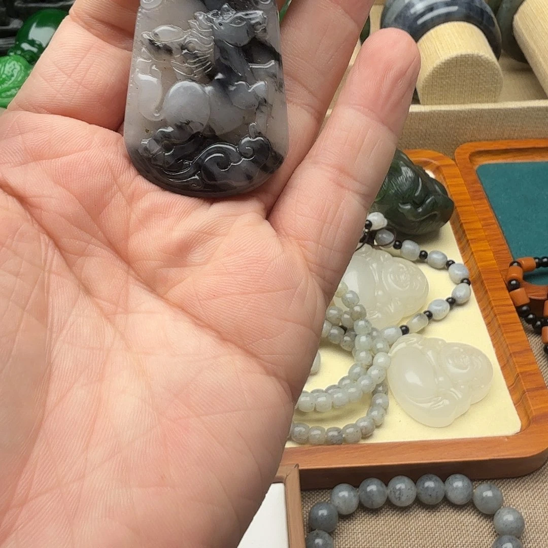 和田玉（糖玉）未镶嵌挂件